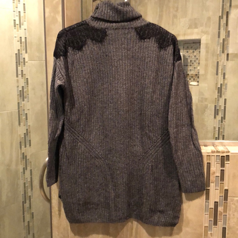 Loft Sweater - Picture 4 of 4